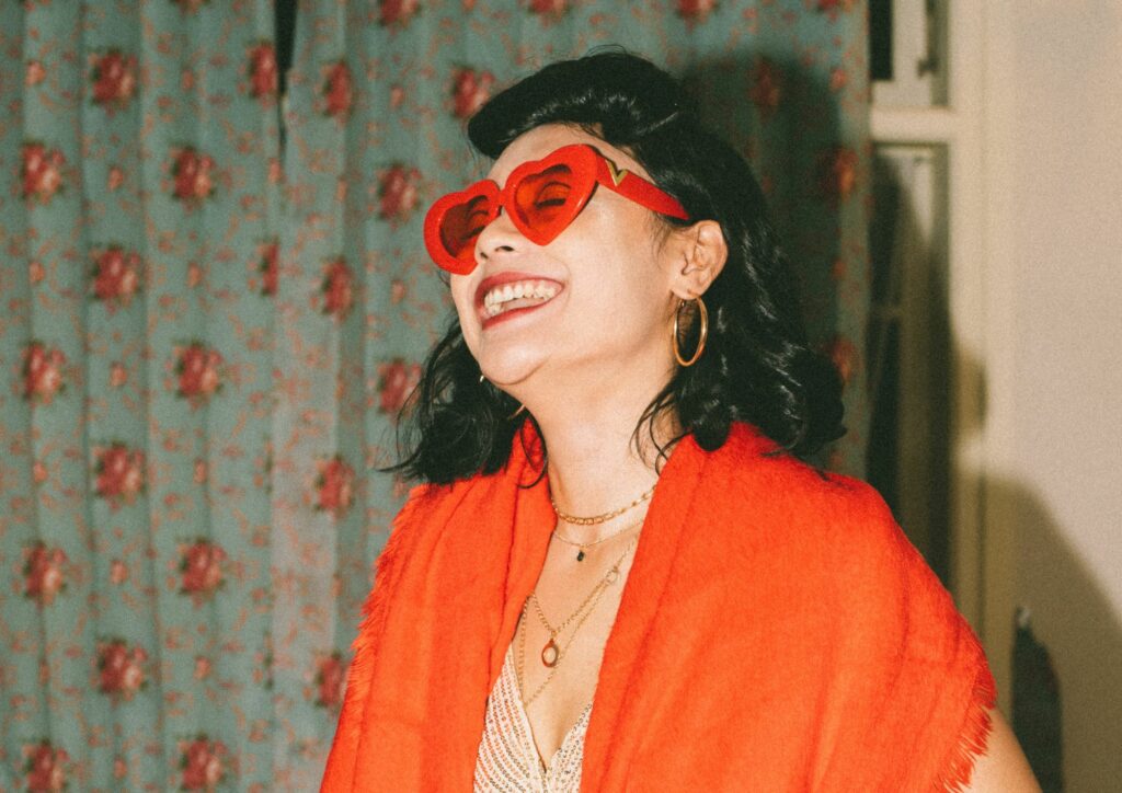 toni_woman_red